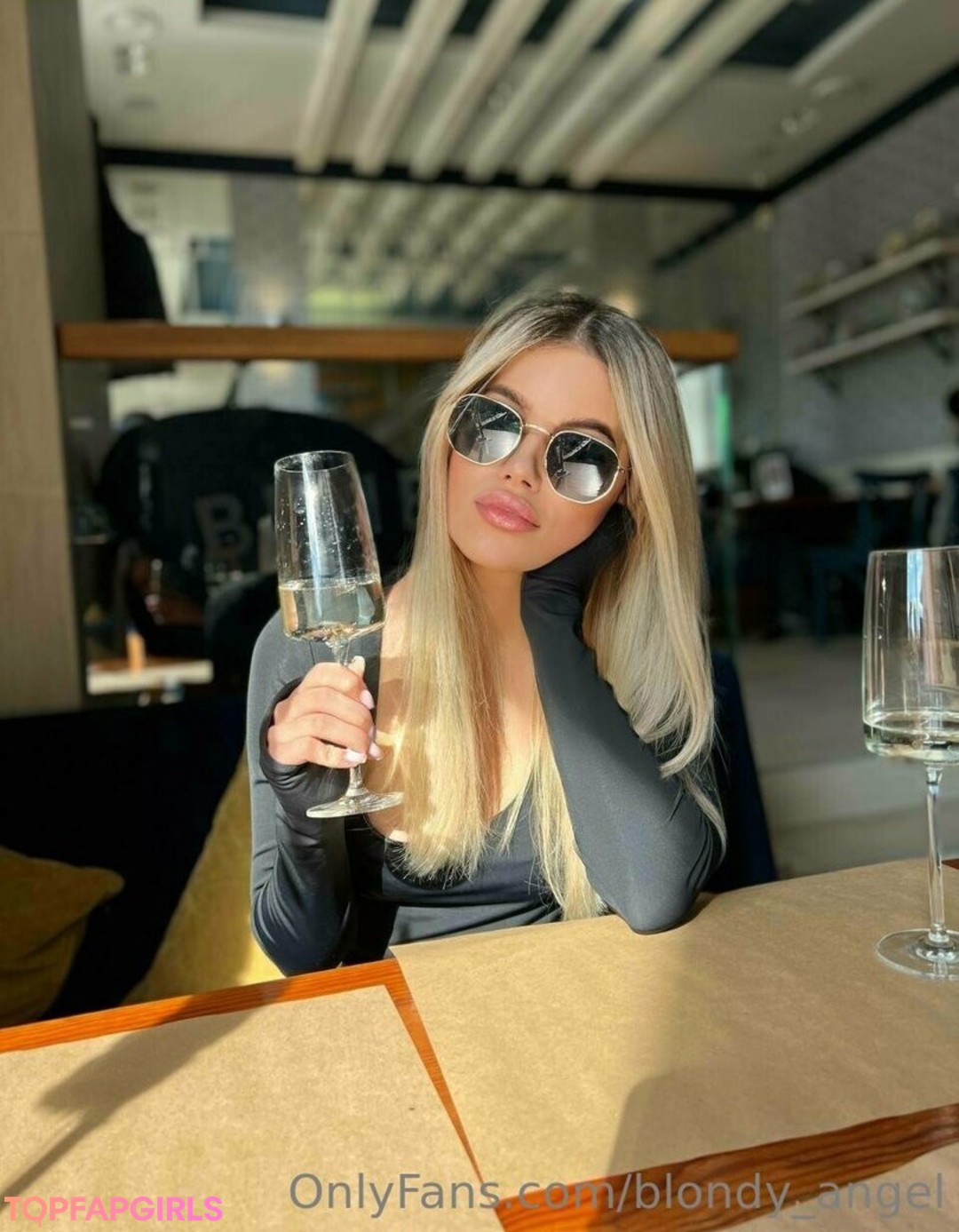 Foto desnuda filtrada de OnlyFans de Blondyangel #58 Foto desnuda filtrada de OnlyFans de Blondyangel #58