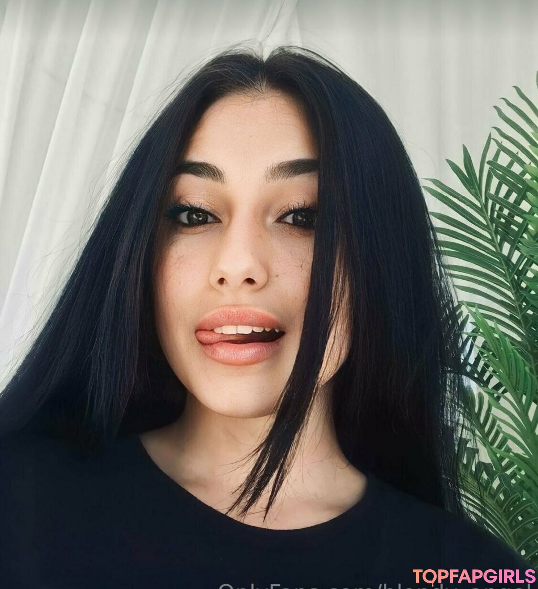 Foto desnuda filtrada de OnlyFans de Blondyangel #634 Foto desnuda filtrada de OnlyFans de Blondyangel #634