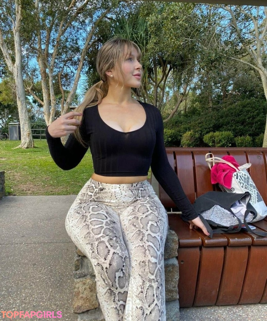 Foto desnuda filtrada de OnlyFans de Bootybyshel #25 Foto desnuda filtrada de OnlyFans de Bootybyshel #25