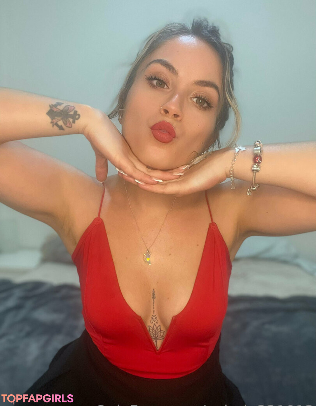 Foto desnuda filtrada de OnlyFans de Valeria221012 #122 Foto desnuda filtrada de OnlyFans de Valeria221012 #122