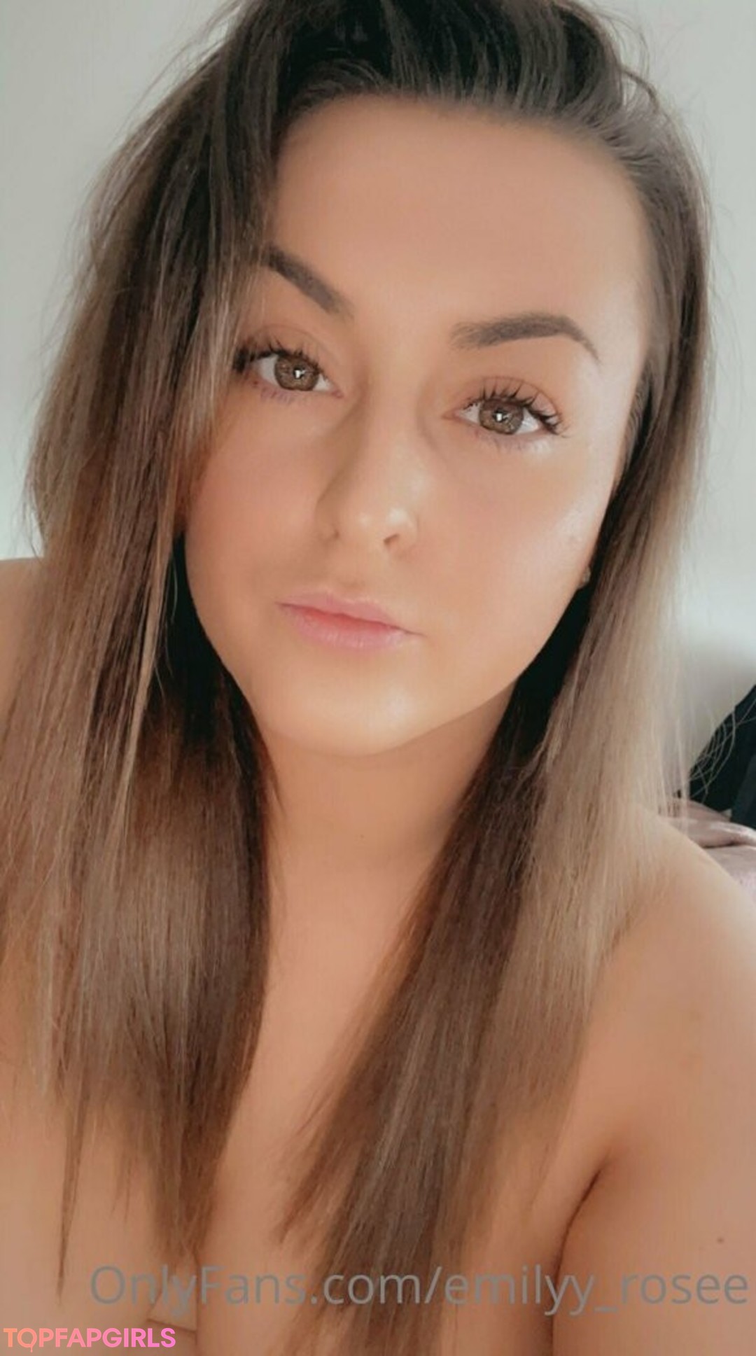 Foto desnuda filtrada de OnlyFans de Emilyyrosee #92 Foto desnuda filtrada de OnlyFans de Emilyyrosee #92