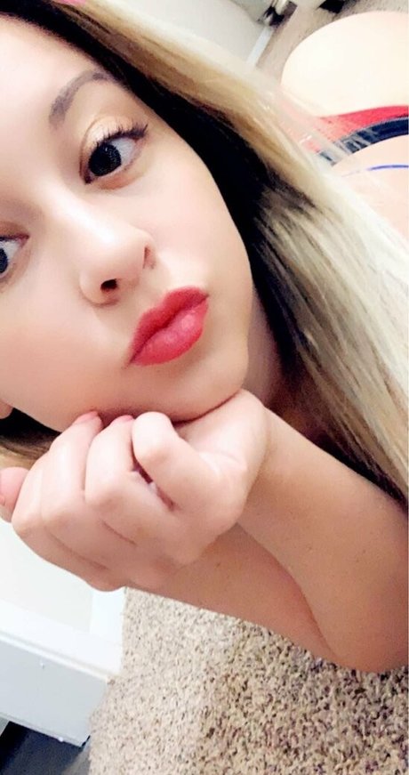 LoadsofLayla