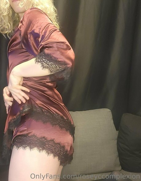 Foto desnuda filtrada de OnlyFans de Roseyccomplexion