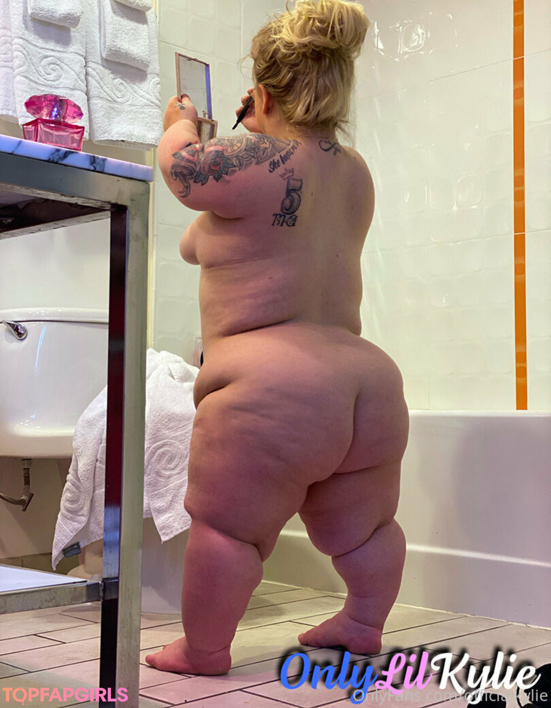 Foto desnuda filtrada de OnlyFans de Officialkylie #4 Foto desnuda filtrada de OnlyFans de Officialkylie #4