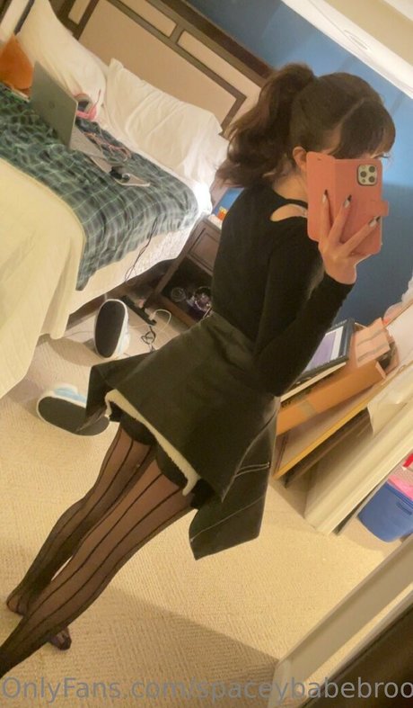 Spaceybabebrooke