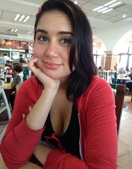 Foto desnuda filtrada de OnlyFans de Red Velvet Doll