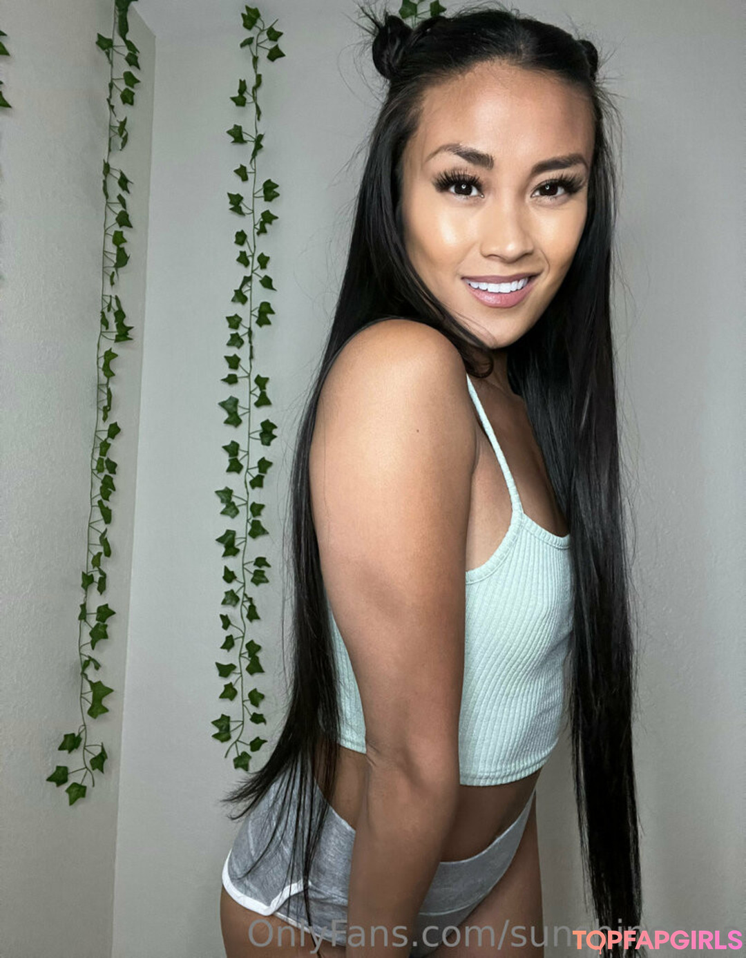 Foto desnuda filtrada de OnlyFans de Sunshinesina #96 Foto desnuda filtrada de OnlyFans de Sunshinesina #96