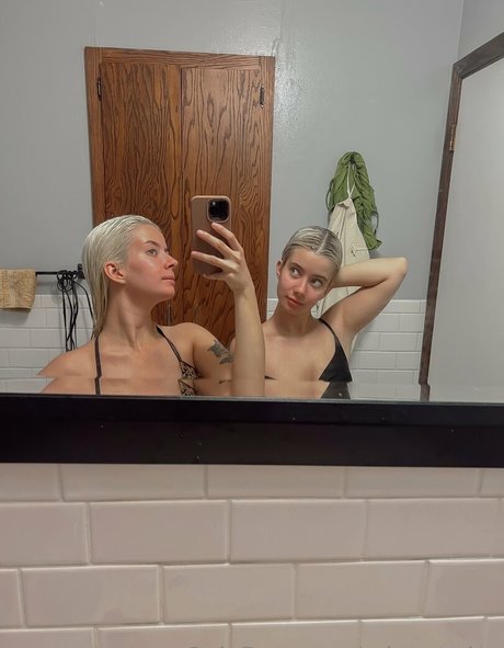 Foto desnuda filtrada de OnlyFans de Minnetwins