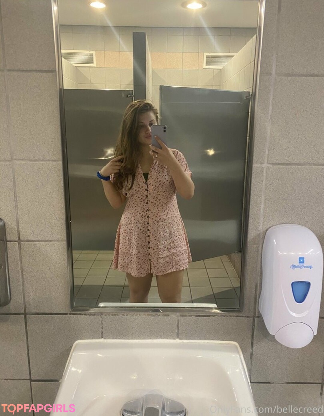 Foto desnuda filtrada de OnlyFans de Bellecreed #364 Foto desnuda filtrada de OnlyFans de Bellecreed #364