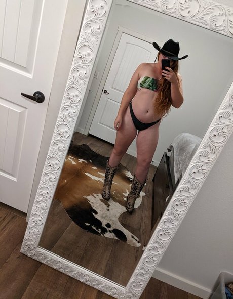 Foto desnuda filtrada de OnlyFans de Jolene Farmgirl