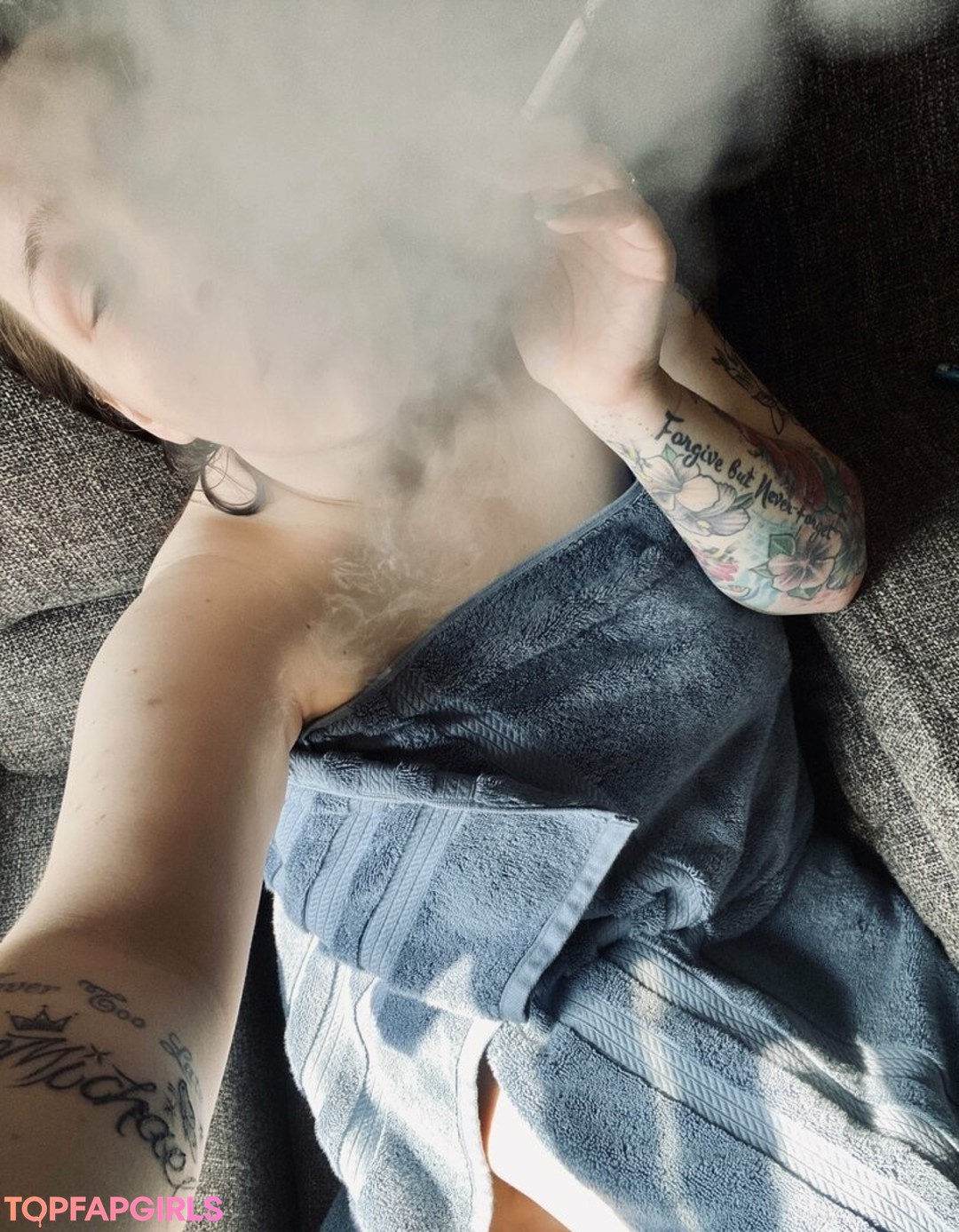 Foto desnuda filtrada de OnlyFans de Tabbybbaby #88 Foto desnuda filtrada de OnlyFans de Tabbybbaby #88