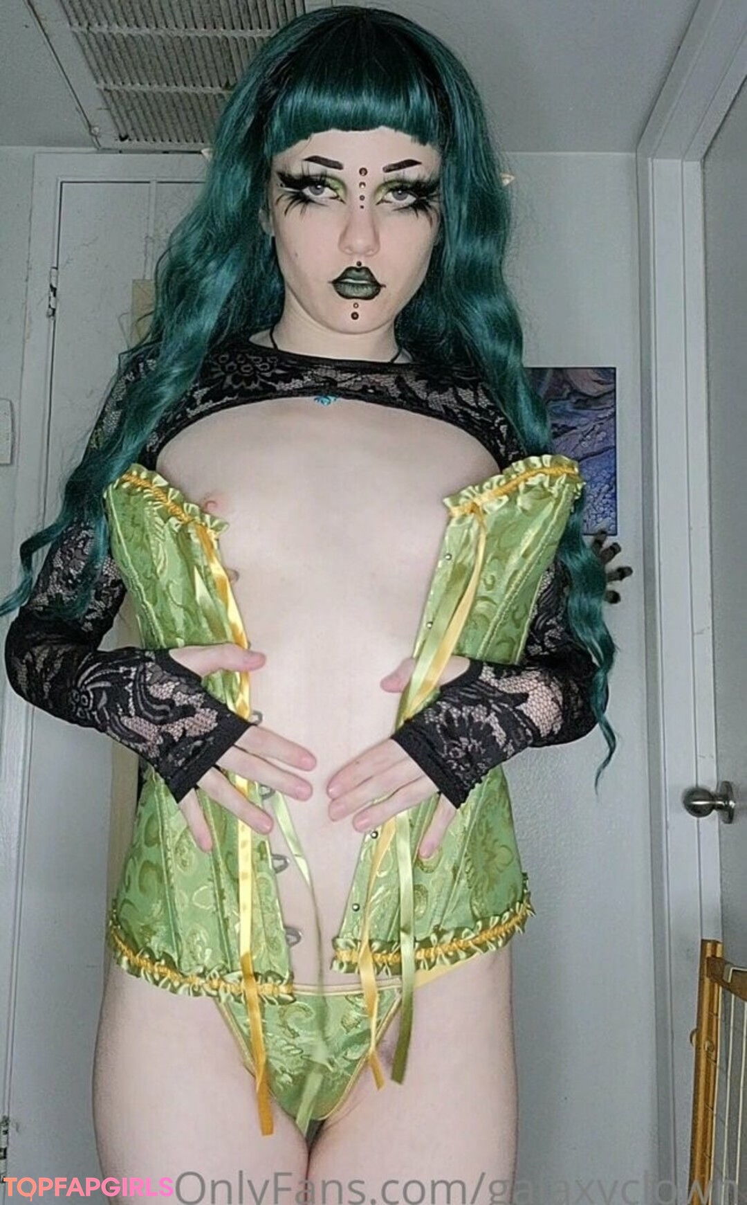 Foto desnuda filtrada de OnlyFans de Galaxyclown #14 Foto desnuda filtrada de OnlyFans de Galaxyclown #14