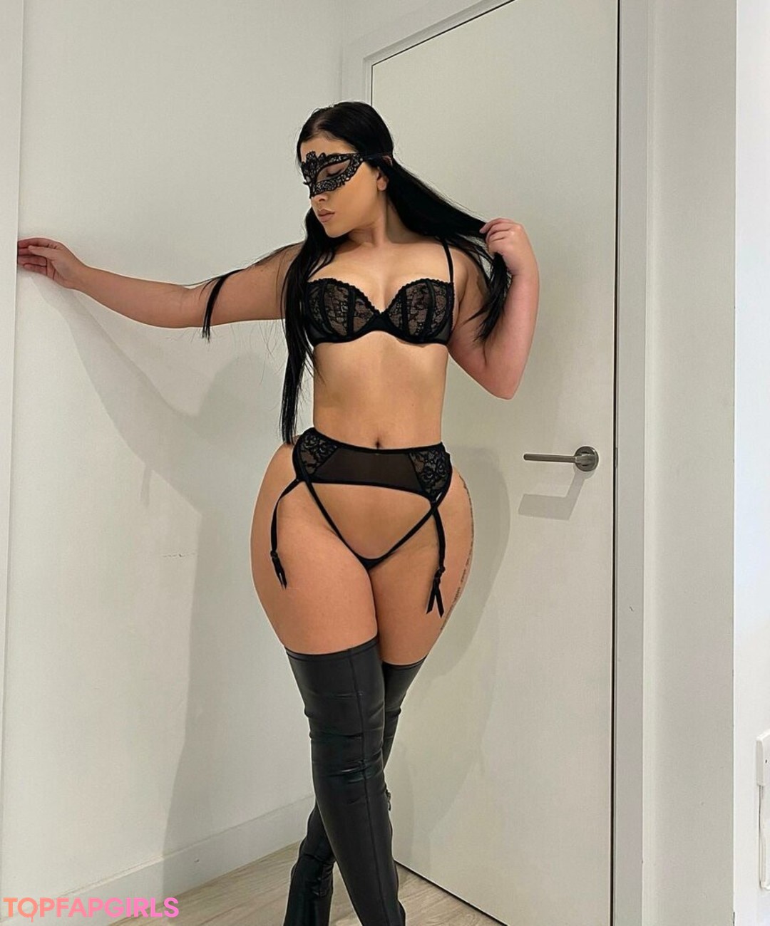 Foto desnuda filtrada de OnlyFans de British Baddie #21 Foto desnuda filtrada de OnlyFans de British Baddie #21