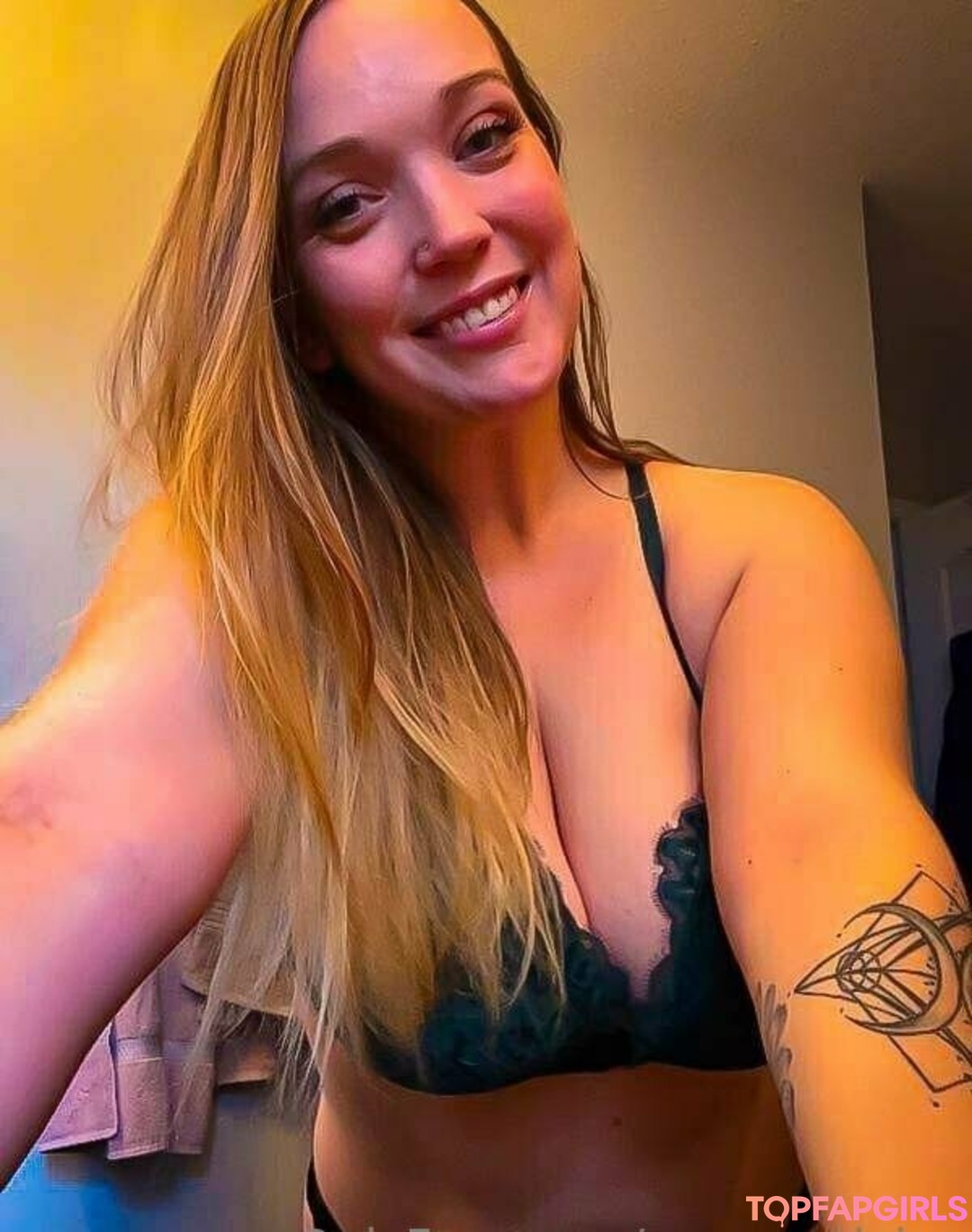 Foto desnuda filtrada de OnlyFans de Curvycutiexo #13 Foto desnuda filtrada de OnlyFans de Curvycutiexo #13