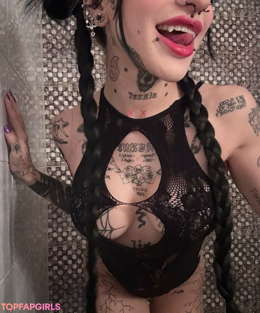 Foto desnuda filtrada de OnlyFans de Venussativaaa #4 Foto desnuda filtrada de OnlyFans de Venussativaaa #4