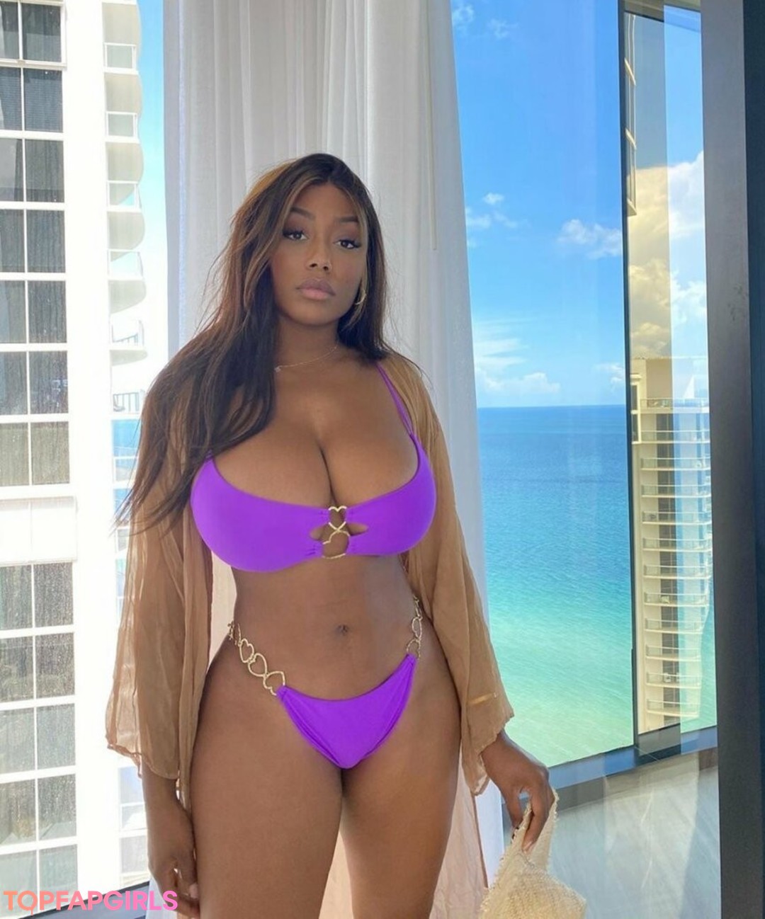 Foto desnuda filtrada de OnlyFans de Vivi Panamera #30 Foto desnuda filtrada de OnlyFans de Vivi Panamera #30