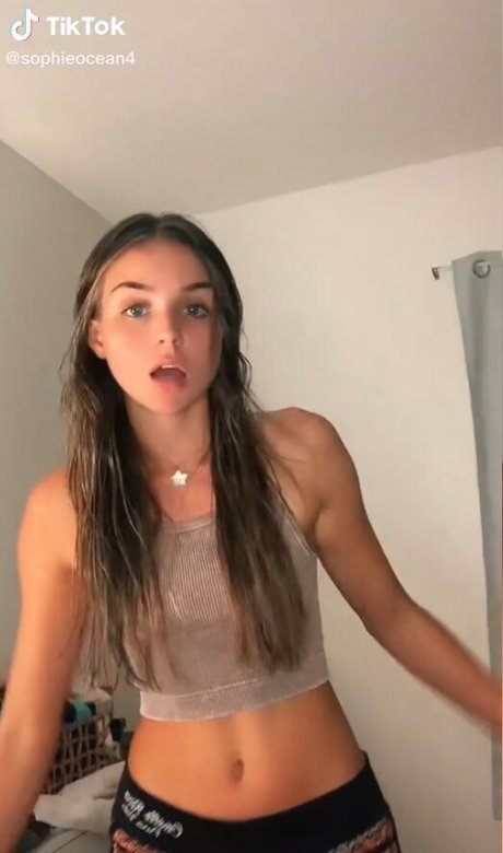Foto desnuda filtrada de OnlyFans de Oceanlovaaa