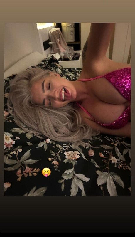 Foto desnuda filtrada de OnlyFans de Dancemalyshkaoffi