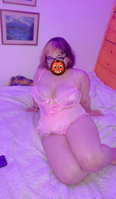 Foto desnuda filtrada de OnlyFans de Smollnsweet2k2