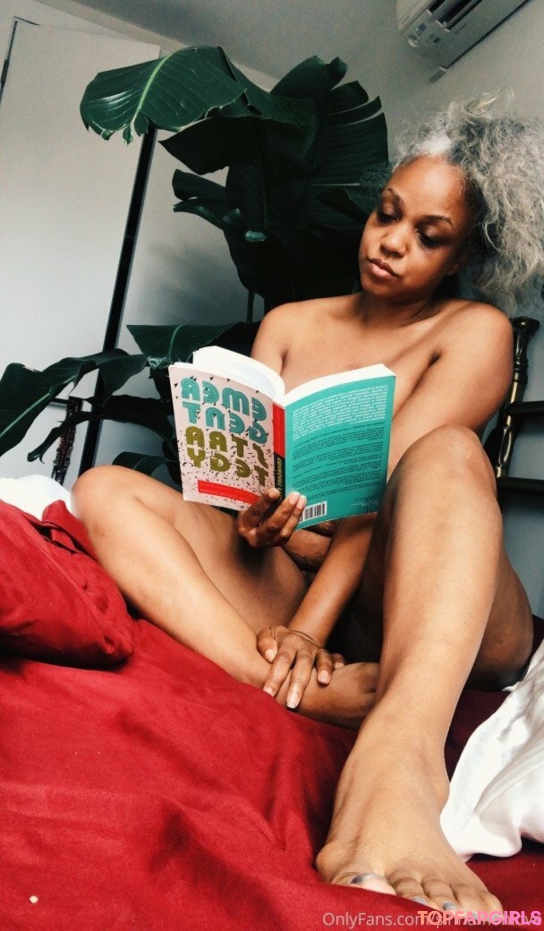 Foto desnuda filtrada de OnlyFans de Sinnamon Love #115 Foto desnuda filtrada de OnlyFans de Sinnamon Love #115