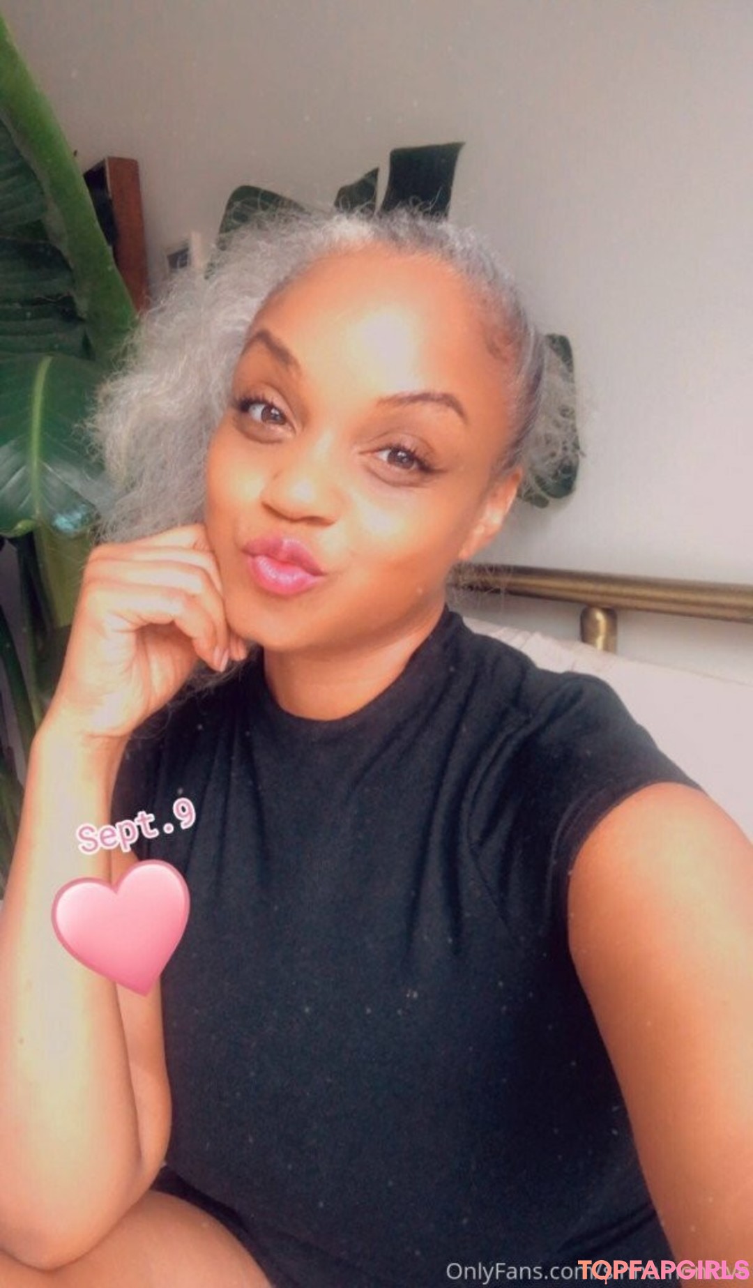 Foto desnuda filtrada de OnlyFans de Sinnamon Love #93 Foto desnuda filtrada de OnlyFans de Sinnamon Love #93