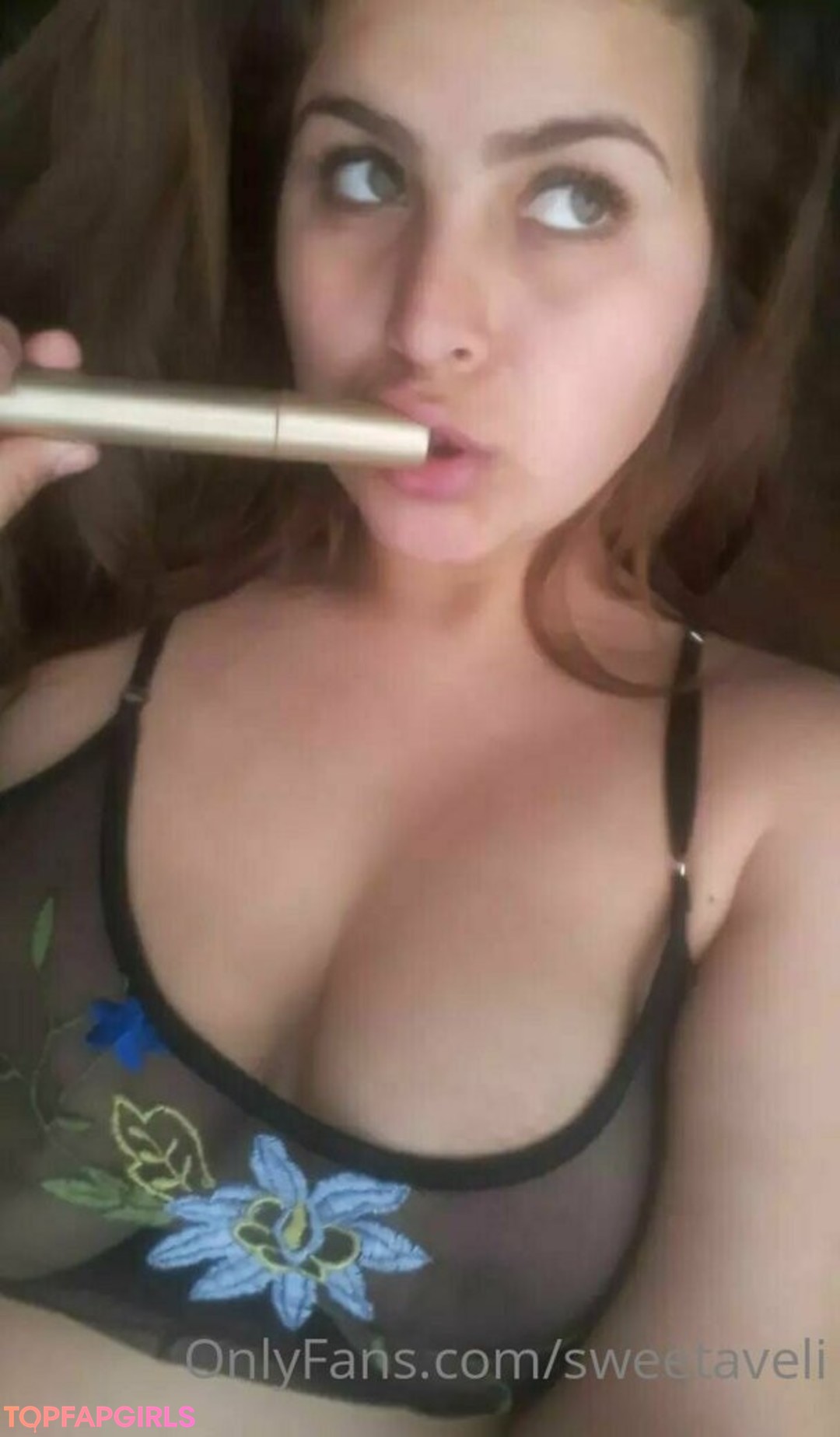 Foto desnuda filtrada de OnlyFans de Sweetaveli #22 Foto desnuda filtrada de OnlyFans de Sweetaveli #22