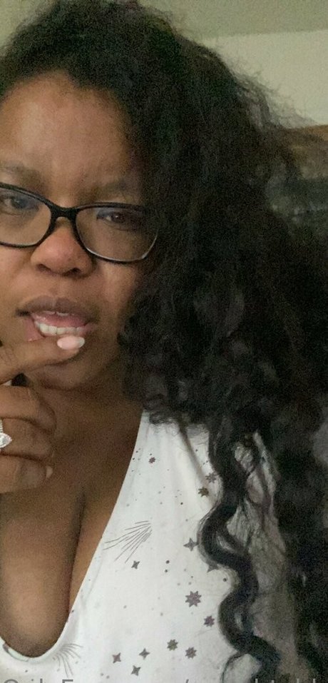 Foto desnuda filtrada de OnlyFans de Naughtybbw462606