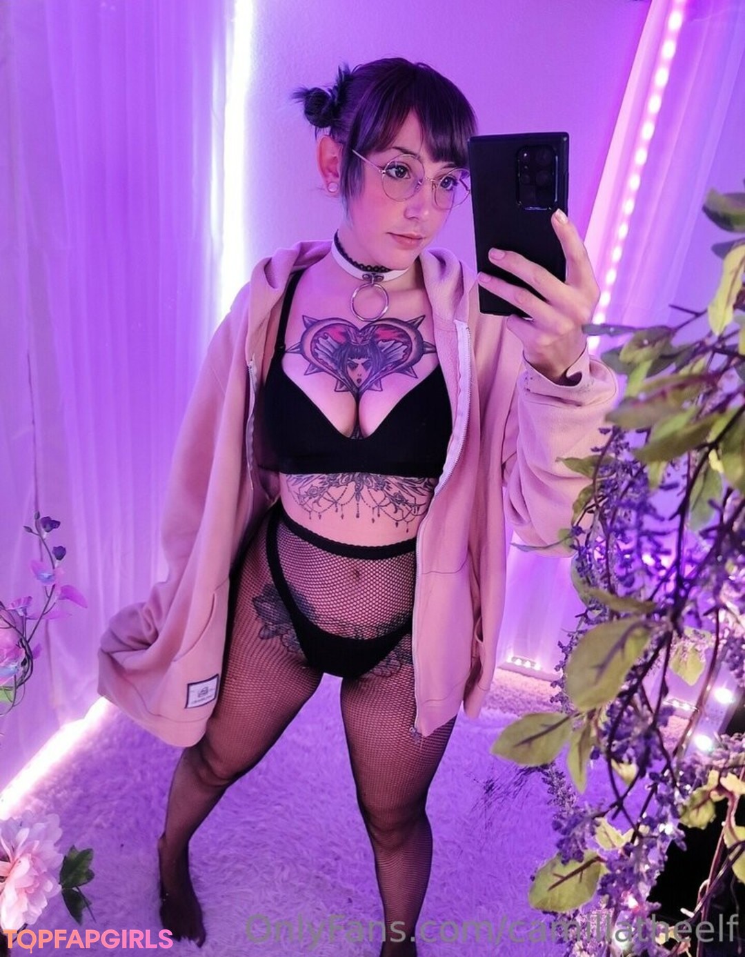 Foto desnuda filtrada de OnlyFans de Camillatheelf #168 Foto desnuda filtrada de OnlyFans de Camillatheelf #168