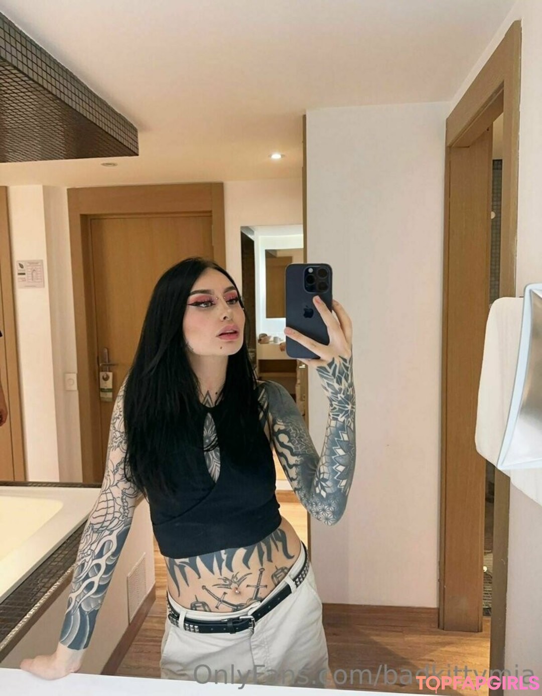 Foto desnuda filtrada de OnlyFans de Badkittymia #99 Foto desnuda filtrada de OnlyFans de Badkittymia #99