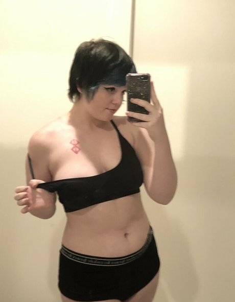 Foto desnuda filtrada de OnlyFans de Thebunnybee