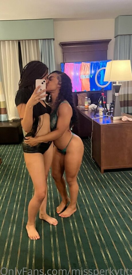 Foto desnuda filtrada de OnlyFans de Missperkytits