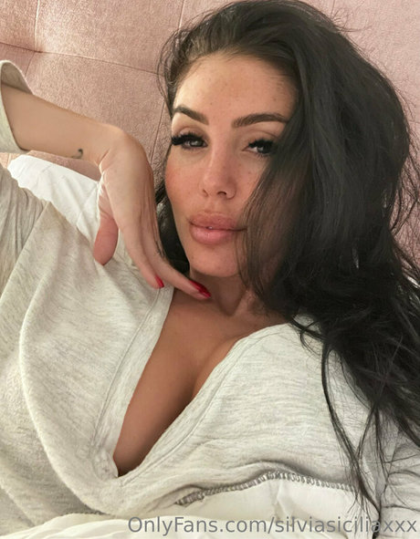 Foto desnuda filtrada de OnlyFans de Silviasiciliaxxx