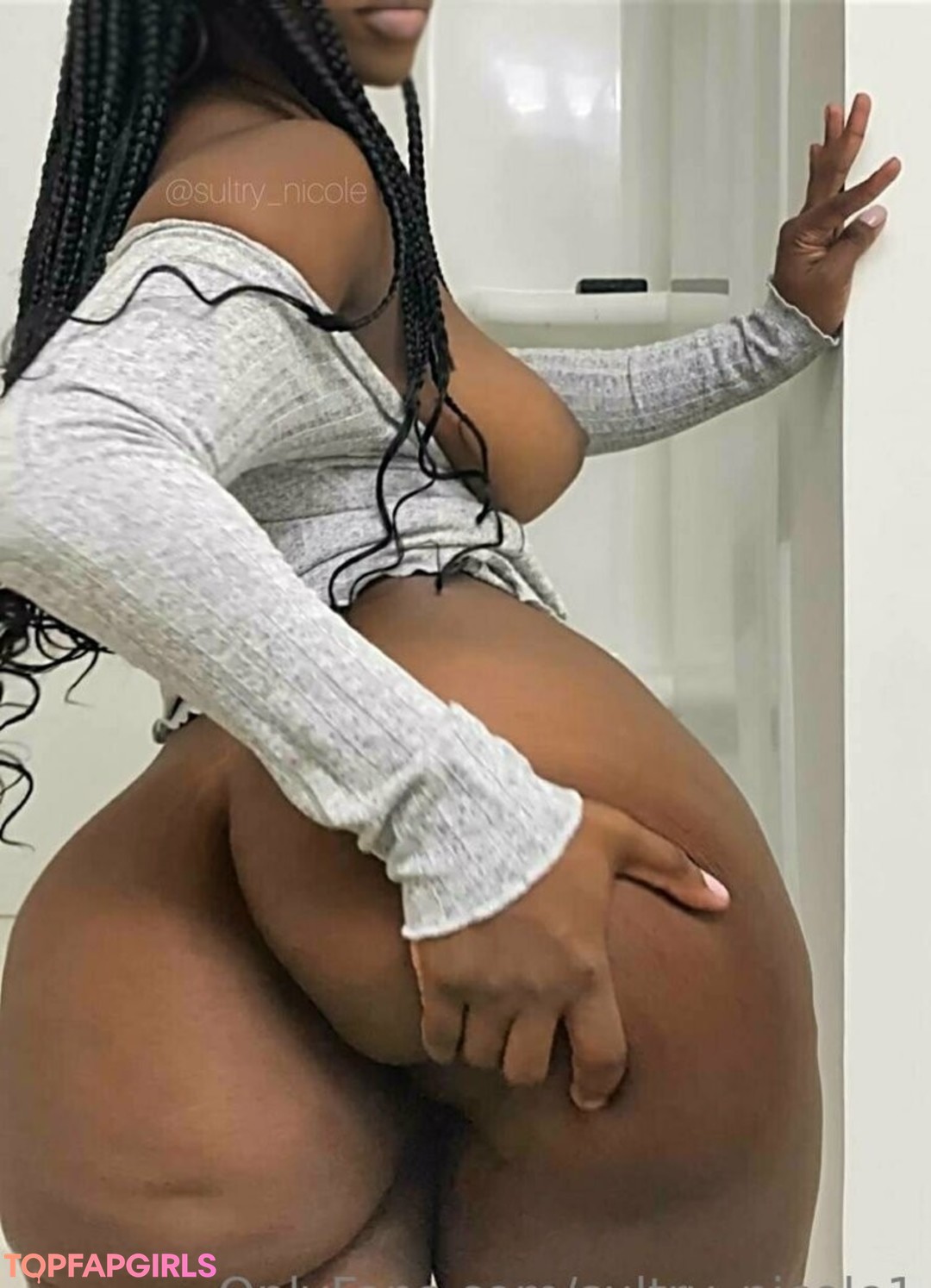 Foto desnuda filtrada de OnlyFans de Sultrynicole1 #18 Foto desnuda filtrada de OnlyFans de Sultrynicole1 #18