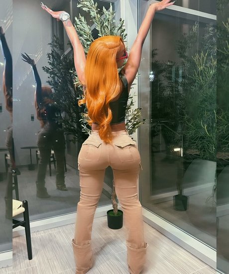 Foto desnuda filtrada de OnlyFans de Lola Monroe