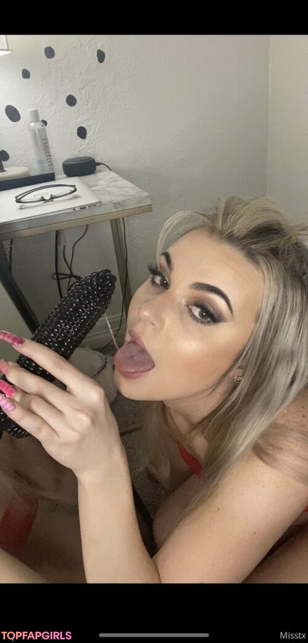 Foto desnuda filtrada de OnlyFans de Rawmisshoney #58 Foto desnuda filtrada de OnlyFans de Rawmisshoney #58