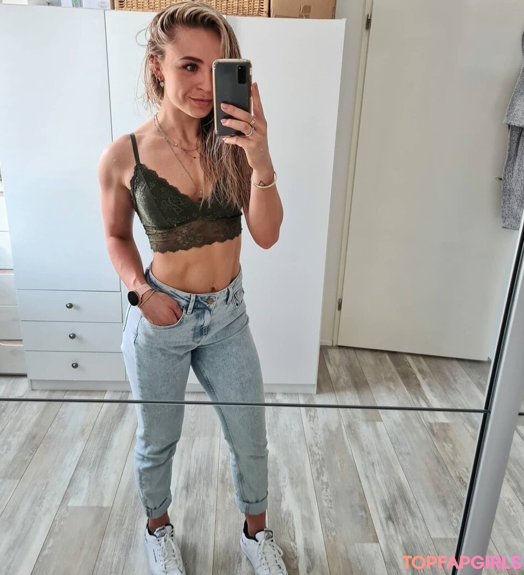 Foto desnuda filtrada de OnlyFans de Larissa Van Meerten #24 Foto desnuda filtrada de OnlyFans de Larissa Van Meerten #24