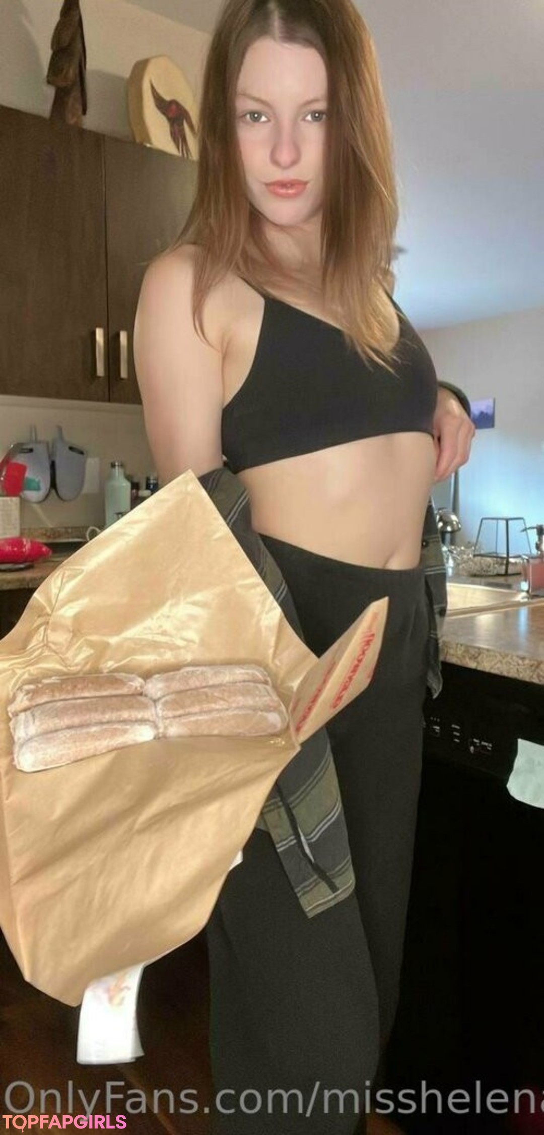 Foto desnuda filtrada de OnlyFans de Misshelenalue #3 Foto desnuda filtrada de OnlyFans de Misshelenalue #3