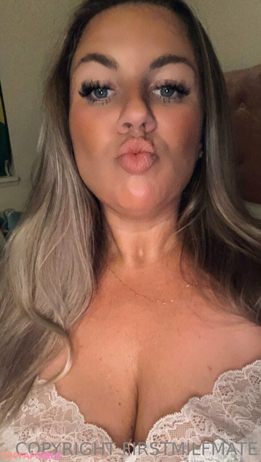 Foto desnuda filtrada de OnlyFans de Firstmilfmate #5 Foto desnuda filtrada de OnlyFans de Firstmilfmate #5