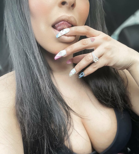 Foto desnuda filtrada de OnlyFans de Missmeenaofficial