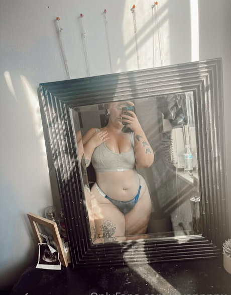 Foto desnuda filtrada de OnlyFans de Lilyannnnx