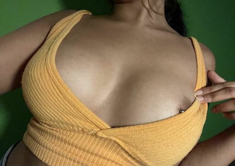 Foto desnuda filtrada de OnlyFans de Nadiya Malik