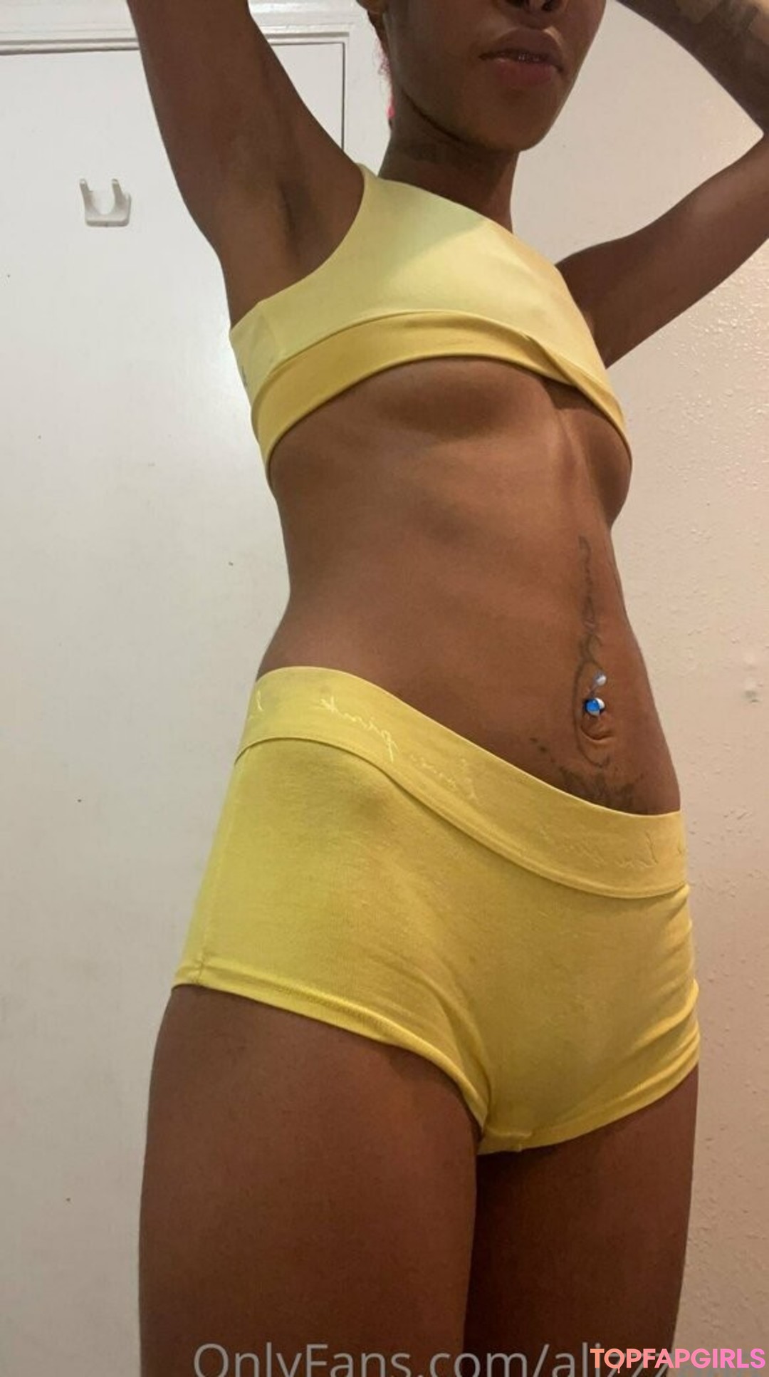 Foto desnuda filtrada de OnlyFans de Prettyfaceslimm #44 Foto desnuda filtrada de OnlyFans de Prettyfaceslimm #44