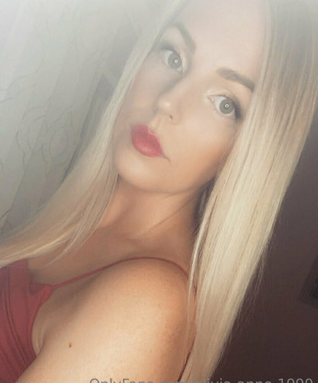 Foto desnuda filtrada de OnlyFans de Olivia Anne 1990