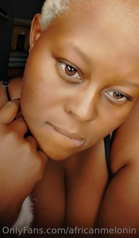 Foto desnuda filtrada de OnlyFans de Africanmelonin