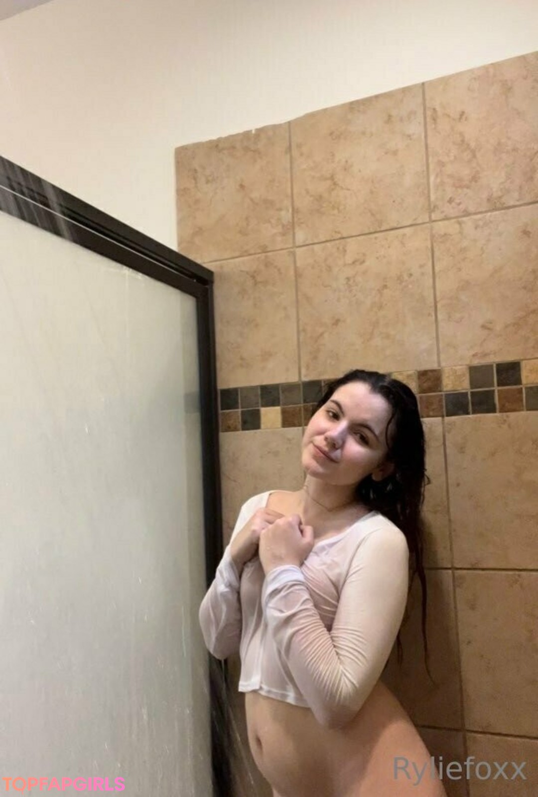 Foto desnuda filtrada de OnlyFans de Ryliefoxxfree #27 Foto desnuda filtrada de OnlyFans de Ryliefoxxfree #27