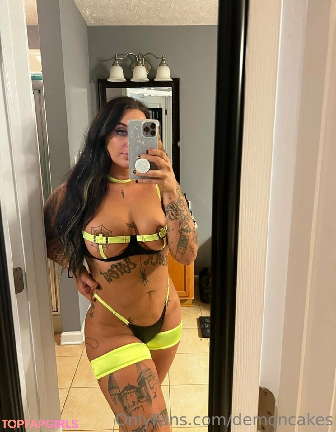 Foto desnuda filtrada de OnlyFans de Demoncakes #118 Foto desnuda filtrada de OnlyFans de Demoncakes #118