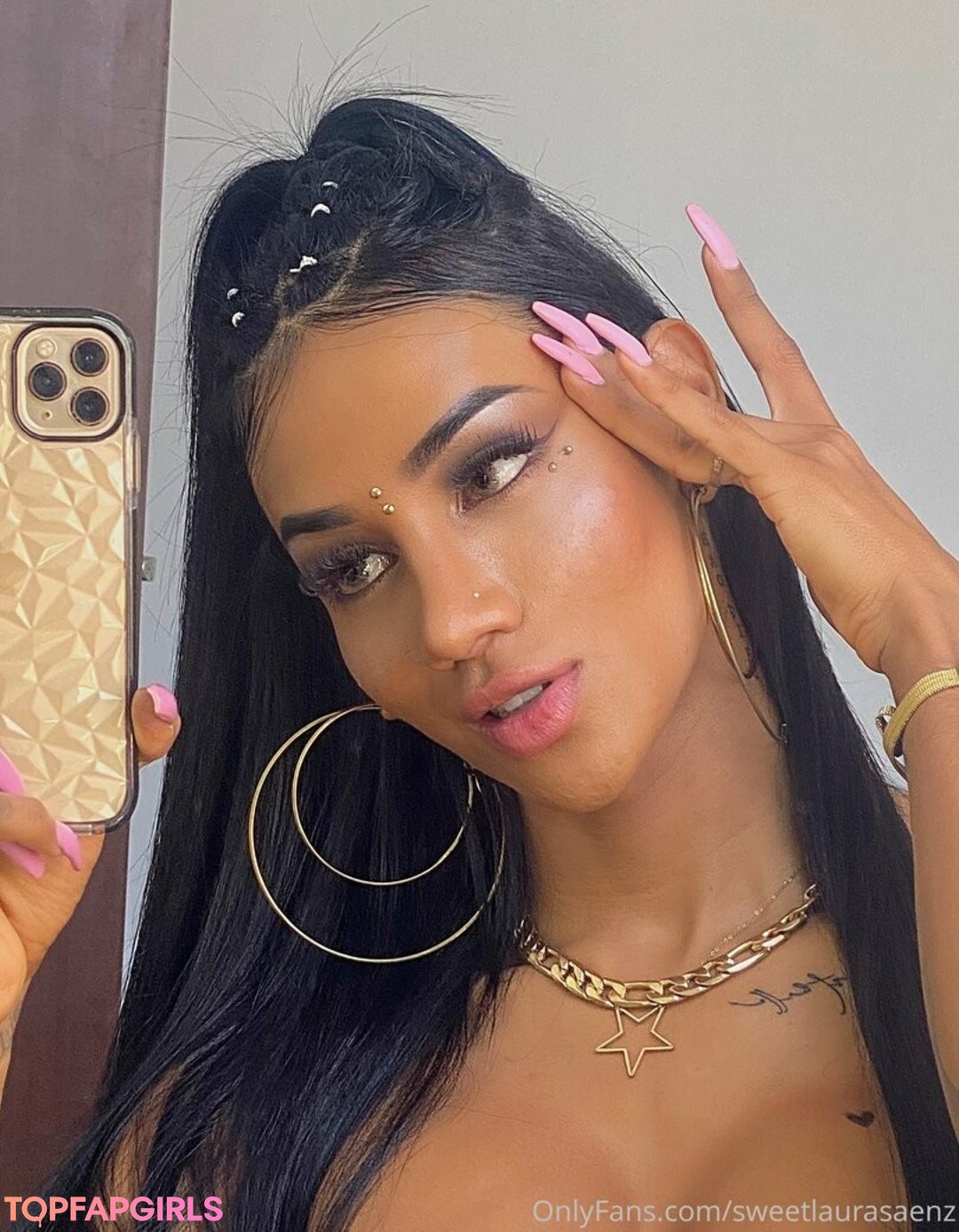 Foto desnuda filtrada de OnlyFans de Laura Saenz #49 Foto desnuda filtrada de OnlyFans de Laura Saenz #49