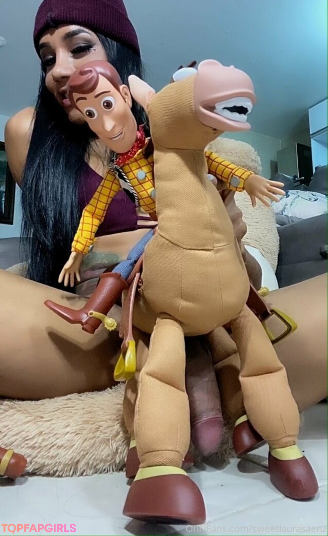 Foto desnuda filtrada de OnlyFans de Laura Saenz #60 Foto desnuda filtrada de OnlyFans de Laura Saenz #60
