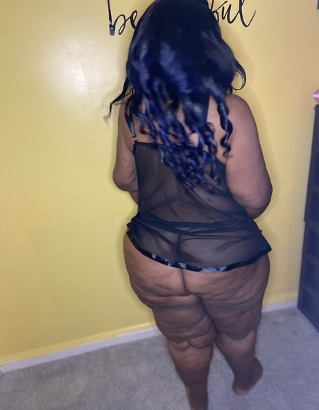 Cheekiifemme