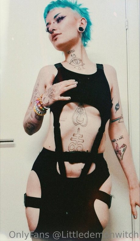 Foto desnuda filtrada de OnlyFans de Littledemonwitchfree